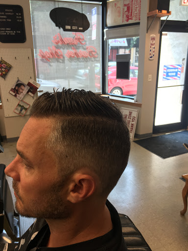 Barber Shop «Franks Barber Shop», reviews and photos, 3218 W Montrose Ave, Chicago, IL 60618, USA