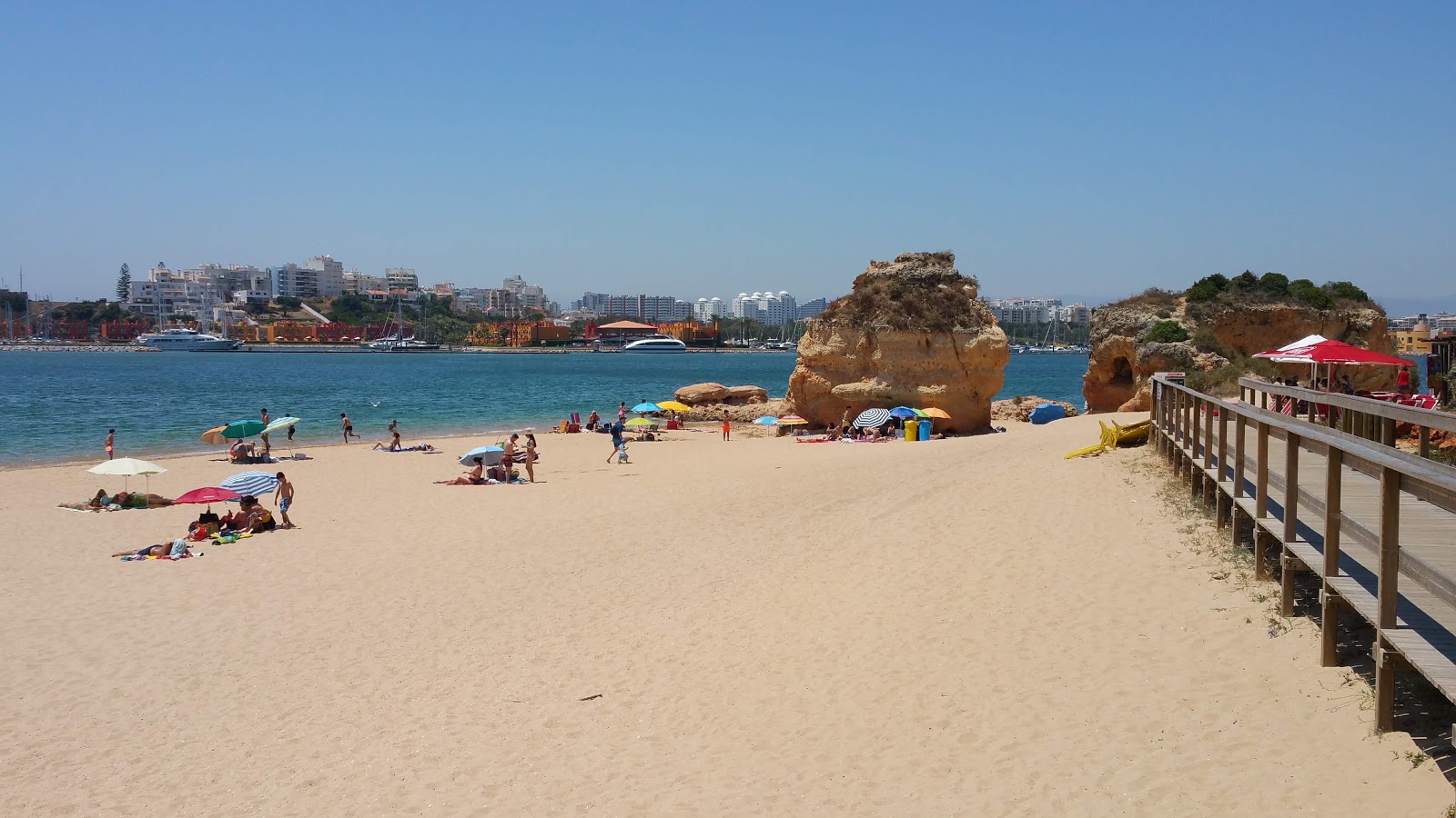 Fotografie cu Praia Grande - locul popular printre cunoscătorii de relaxare