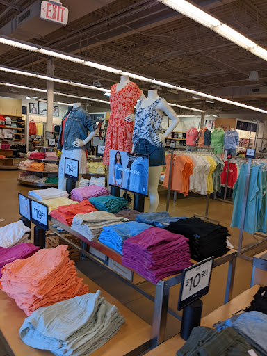 Clothing Store «Gap Outlet», reviews and photos, 424 Outlet Center Dr, Queenstown, MD 21658, USA