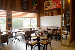 Meat Me Cafe, Bandengan image