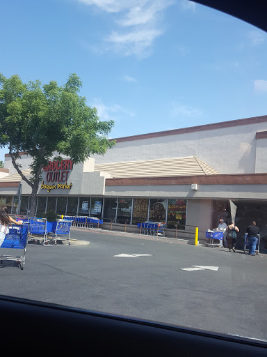 Grocery Store «Grocery Outlet Bargain Market», reviews and photos, 1125 W Main St, Merced, CA 95340, USA