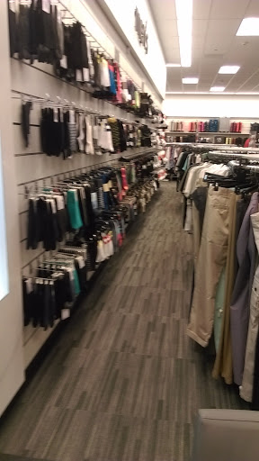 Department Store «Nordstrom Rack East Bay Bridge Shopping Center», reviews and photos, 3839 Emery St, Emeryville, CA 94608, USA