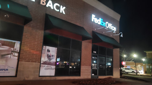 Print Shop «FedEx Office Print & Ship Center», reviews and photos, 45231 Market St, Shelby Charter Township, MI 48315, USA