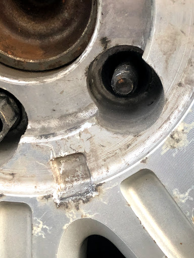 Tire Shop «Discount Tire Store - Longmont, CO», reviews and photos, 379 S Hover Rd, Longmont, CO 80501, USA