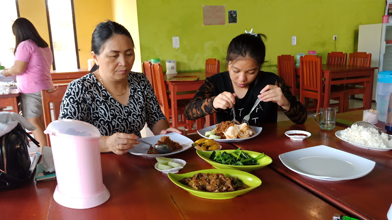 10 Restoran Terbaik di Kabupaten Minahasa: Taman Air Kalasey, RM. Yarden, dan Lainnya