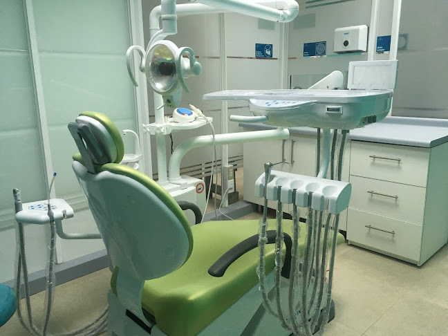 Opiniones de Clínica Dental Rialto en San Antonio - Dentista