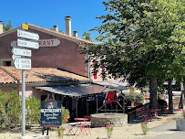 Photos du propriétaire du Restaurant Le Chapeau Rouge à Simiane-la-Rotonde - n°1