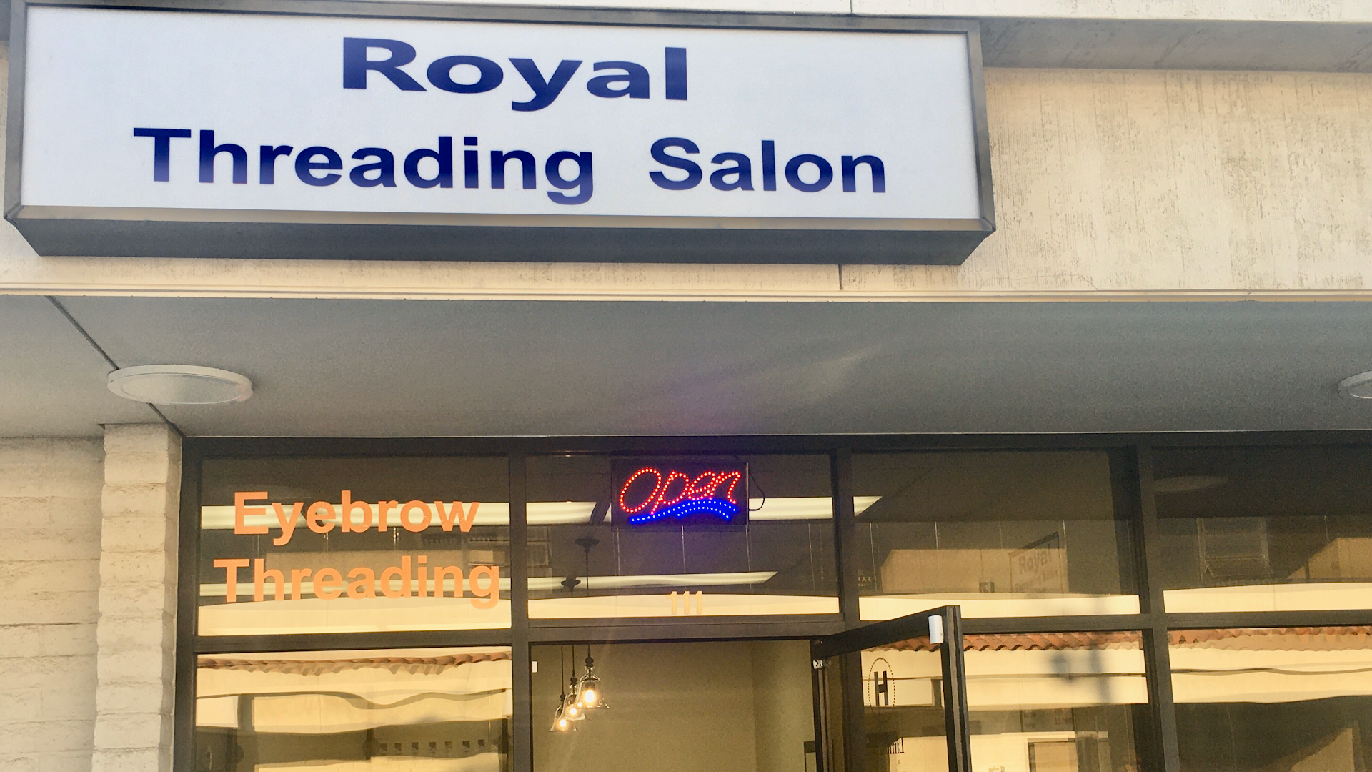 Royal Eyebrow Threading And Beauty Salon