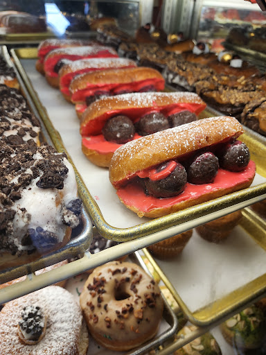 Donut Shop «Donut King», reviews and photos, 411 Middle St, Weymouth, MA 02189, USA