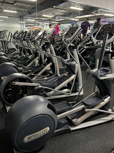 Health Club «Crunch - Huntington Beach», reviews and photos, 5894 Edinger Ave, Huntington Beach, CA 92649, USA