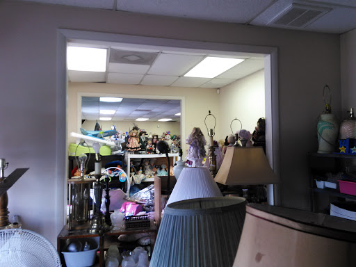Thrift Store «Helping Hands of Polk County», reviews and photos, 1615 S Combee Rd, Lakeland, FL 33801, USA