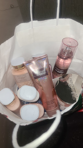 Beauty Supply Store «Bath & Body Works», reviews and photos, 5959 Triangle Town Blvd, Raleigh, NC 27616, USA