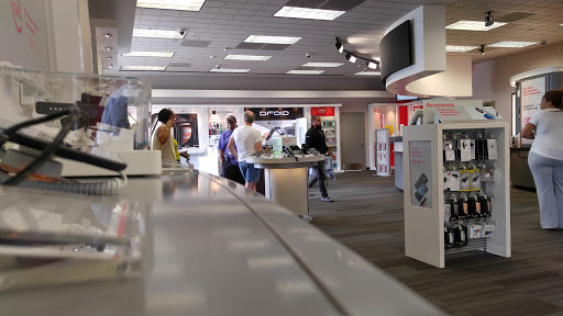 Cell Phone Store «Verizon», reviews and photos, 1020 Cozzens Ln, North Brunswick Township, NJ 08902, USA