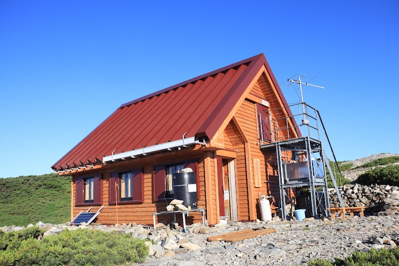 小河内岳避難小屋