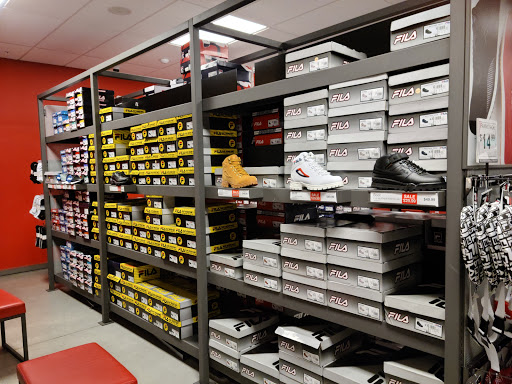 Shopping Mall «Gloucester Premium Outlets», reviews and photos, 100 Premium Outlets Dr, Blackwood, NJ 08012, USA