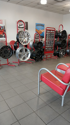 Tire Shop «Discount Tire Store - Center Line, MI», reviews and photos, 26805 Van Dyke, Center Line, MI 48015, USA