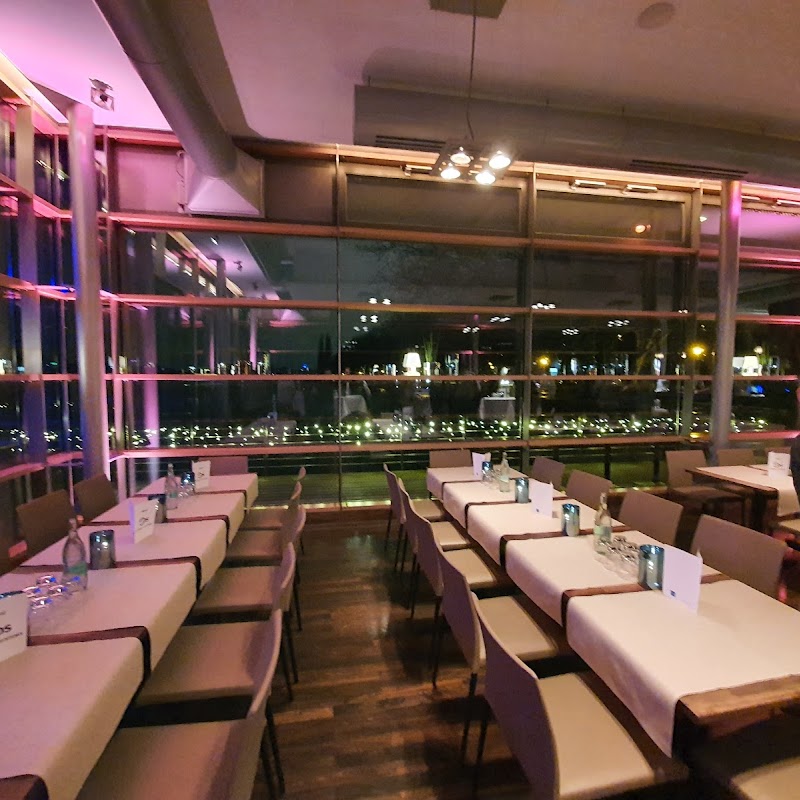 Pier 51 Restaurant