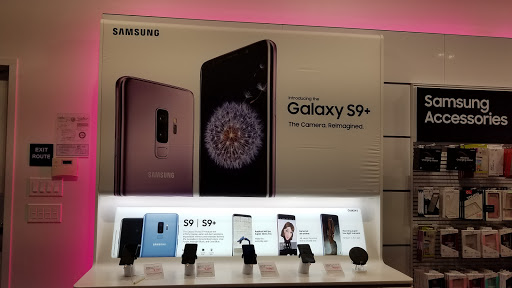 Cell Phone Store «T-Mobile», reviews and photos, 5050 Arlington Ave Suite 100, Riverside, CA 92504, USA