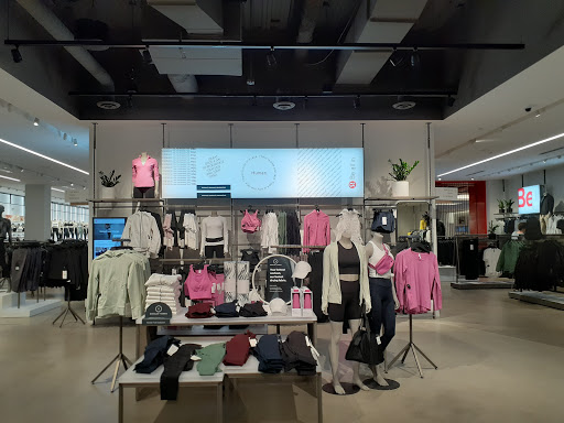 Sportswear Store «lululemon athletica», reviews and photos, 152 South Avenue, Bloomington, MN 55425, USA