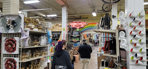 Used Office Furniture Store «City Liquidators: Used Office Furniture», reviews and photos, 830 SE 3rd Ave, Portland, OR 97214, USA