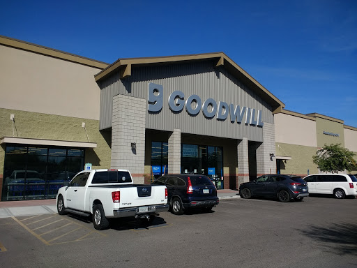 Thrift Store «Higley & Queen Creek Goodwill Retail Store & Donation Center», reviews and photos, 4570 S Higley Rd, Gilbert, AZ 85297, USA