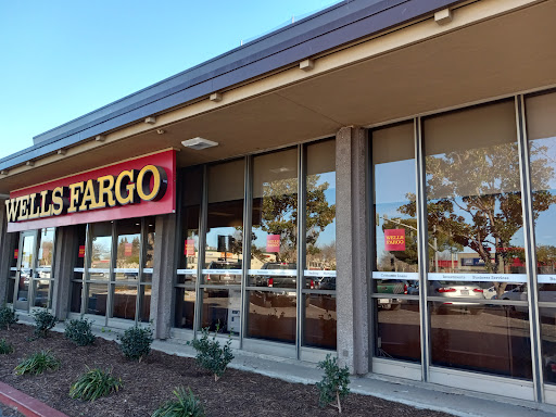 Bank «Wells Fargo Bank», reviews and photos