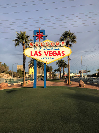 Las Vegas Sign Parking