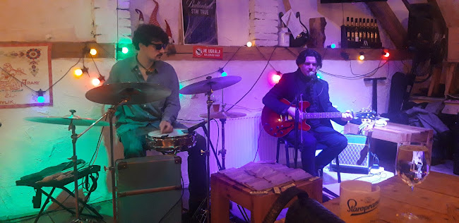 Comentarii opinii despre Kávézó a belvárosi favágókhoz