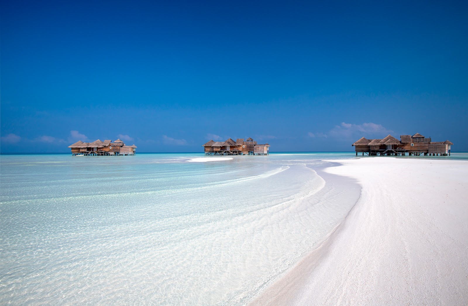 Foto de Gili Lankanfushi Resort com água cristalina superfície