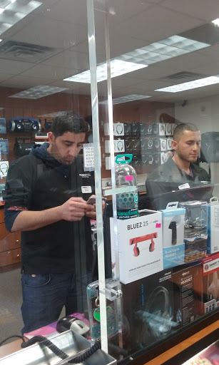 Cell Phone Store «MetroPCS», reviews and photos, 22041 Grand River Ave, Detroit, MI 48219, USA