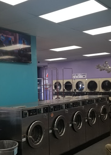 Laundromat «Laundry Day», reviews and photos, 218 W Kettleman Ln, Lodi, CA 95240, USA