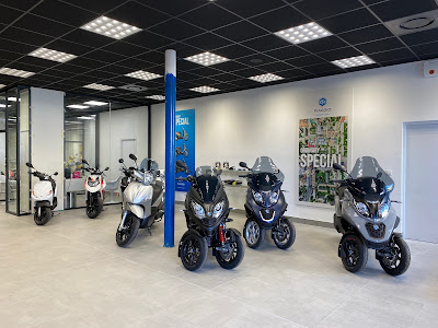 Laurent Lachkar - Piaggio Vespa Aprilia Moto-Guzzi Cannes à Cannes