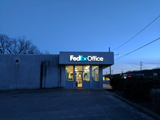 Print Shop «FedEx Office Print & Ship Center», reviews and photos, 680 Walt Whitman Rd, Melville, NY 11747, USA