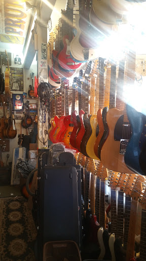 Subway Guitars