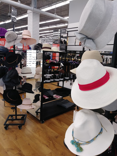 Department Store «Saks OFF 5TH», reviews and photos, 260 Shrewsbury Plaza, Shrewsbury, NJ 07702, USA