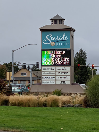 Outlet Mall «Seaside Factory Outlet Center», reviews and photos, 1111 N Roosevelt Dr, Seaside, OR 97138, USA