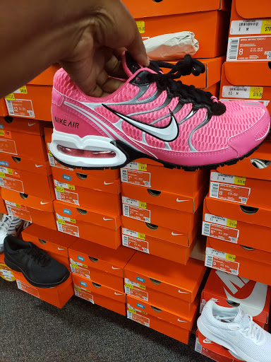 Shoe Store «Shoe Dept.», reviews and photos, 7525 Tidewater Dr, Norfolk, VA 23505, USA