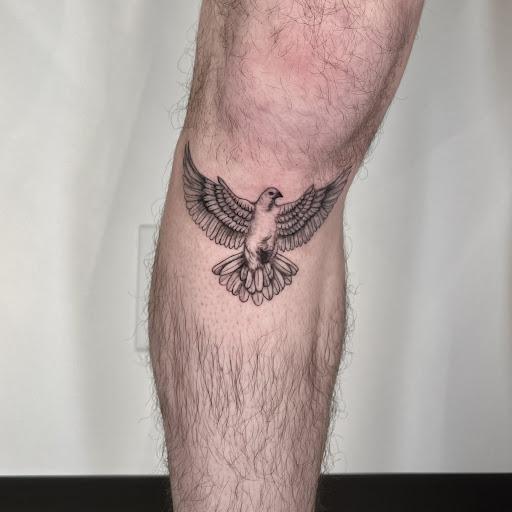 Explore r2d2 tattoo ideas, creative tattoo ideas in Thousand Oaks, available at MD Tattoo Studio