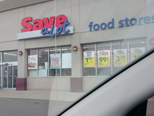 Grocery Store «Save-A-Lot», reviews and photos, 27155 Greenfield Rd, Southfield, MI 48076, USA