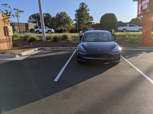 Electric vehicle charging station contractor Fayetteville