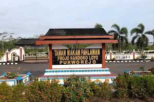 Taman Makam Pahlawan image