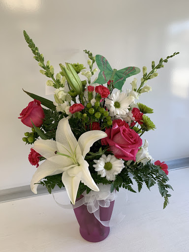 Florist «Elkton Florist», reviews and photos, 262 Florist Rd, Elkton, VA 22827, USA