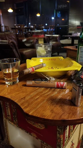 Tobacco Shop «Jenuwine Cigar Lounge», reviews and photos, 44791 Schoenherr Rd, Sterling Heights, MI 48313, USA