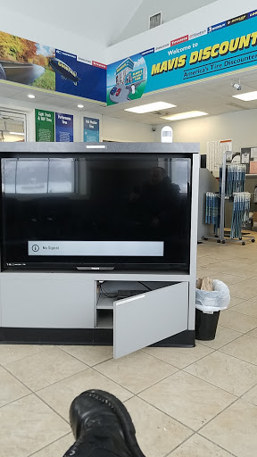 Tire Shop «Mavis Discount Tire», reviews and photos, 2391 NY-52, Pine Bush, NY 12566, USA