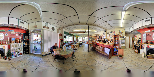 Common Grounds Coffee Shop, 104 Bond St # A, Clewiston, FL 33440, USA, 