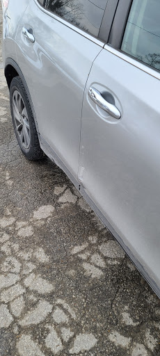 Auto Body Shop «Gray & Wells Collision Center», reviews and photos, 2005 E 10th St, Jeffersonville, IN 47130, USA