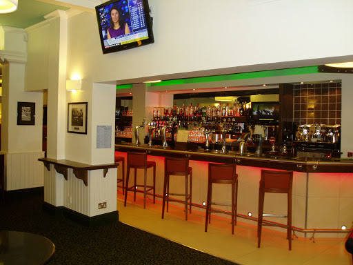 Hanover Hotel & McCartneys Bar
