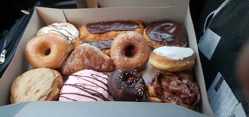 Donut Shop «Sprinkles Donut Shop», reviews and photos, 8467 Algoma Ave NE, Rockford, MI 49341, USA