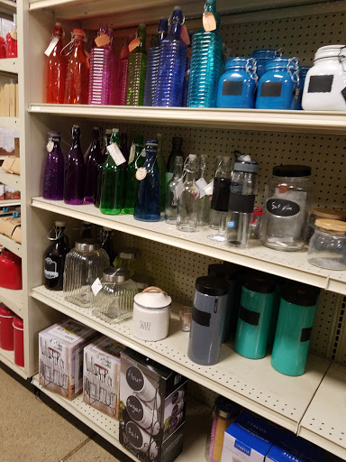 Home Goods Store «At Home», reviews and photos, 1325 N Meacham Rd, Schaumburg, IL 60173, USA