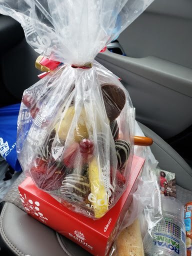 Gift Shop «Edible Arrangements», reviews and photos, 4909 Allentown Rd, Suitland, MD 20746, USA